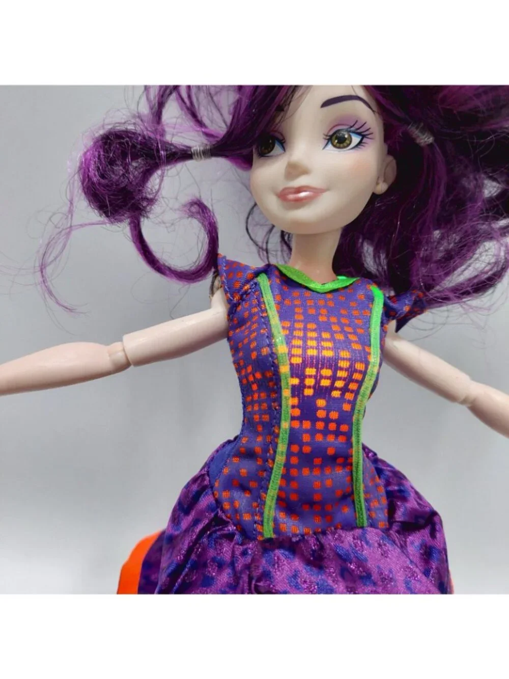 Disney Descendants Mal Neon Lights Ball Isle of the Lost Light Up Doll works